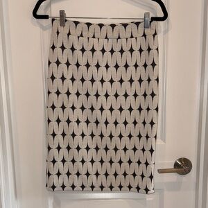 Renee C. Black and Cream Geometric Midi Skirt size small